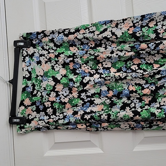 H&M Floral Skirt - Picture 3 of 11